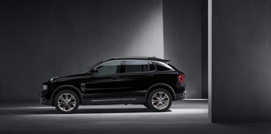  LYNK&Co 01 Xing Pro (CX11) 2017 года  (фото 7 из 20)